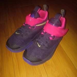 Nike Purple and Pink Athletic Sneakers with Breathable Mesh